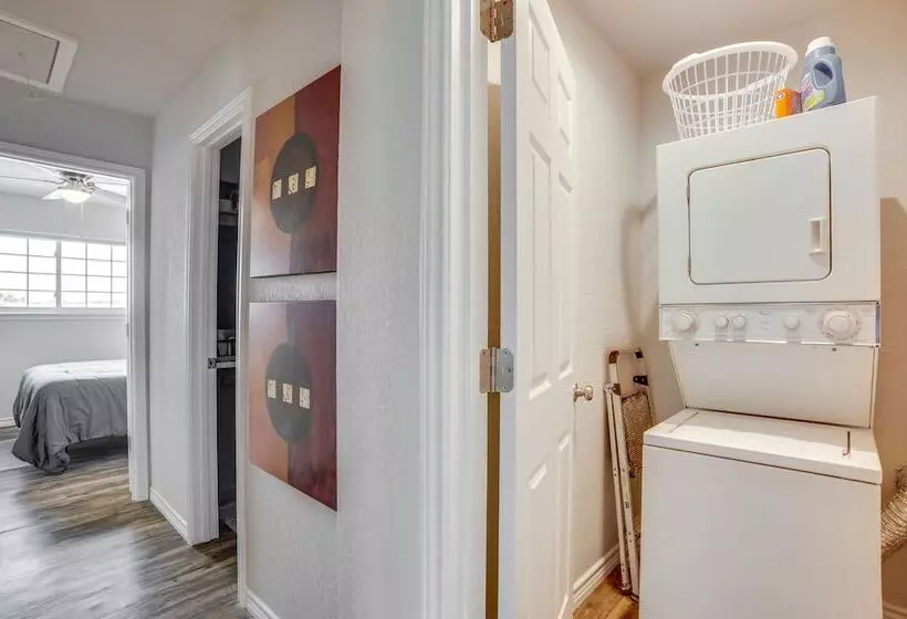 Conroe Home W/ Enclosed Deck: Pets Welcome!