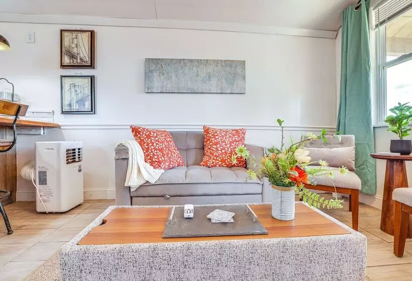 Cozy Decatur Cabin W/ Views ~ 1 Mi To Riverfront!