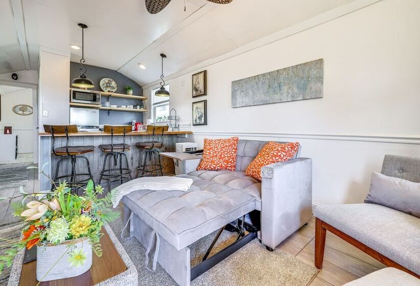 Cozy Decatur Cabin W/ Views ~ 1 Mi To Riverfront!