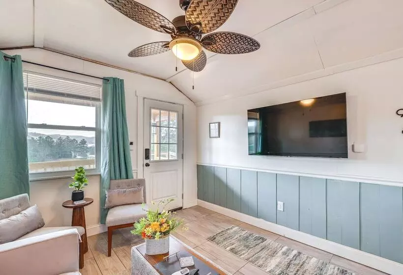 Cozy Decatur Cabin W/ Views ~ 1 Mi To Riverfront!