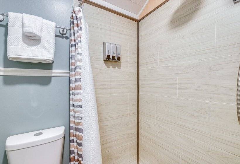 Cozy Decatur Cabin W/ Views ~ 1 Mi To Riverfront!