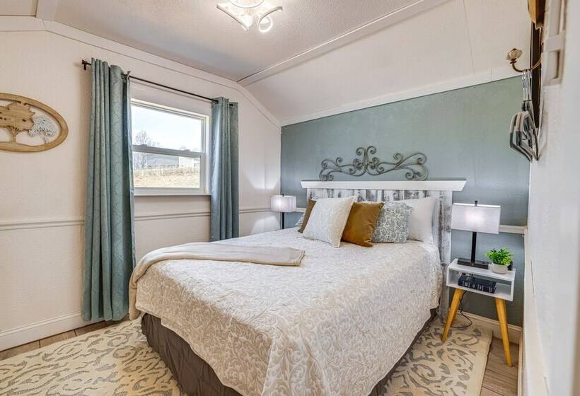 Cozy Decatur Cabin W/ Views ~ 1 Mi To Riverfront!