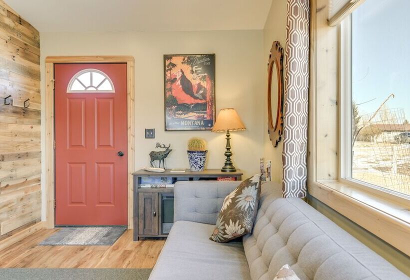 Cozy Dillon Retreat: Fireplace, Mountain Views!