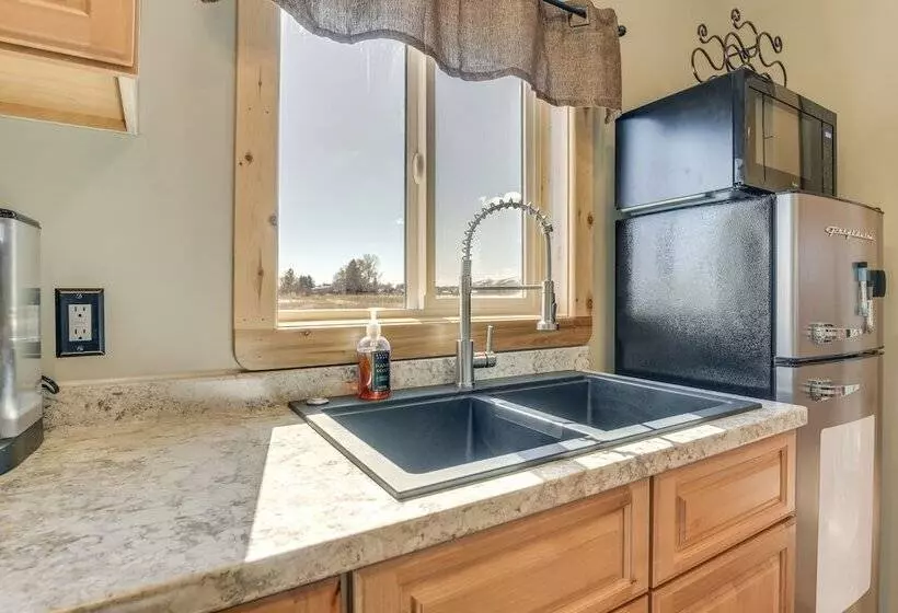 Cozy Dillon Retreat: Fireplace, Mountain Views!