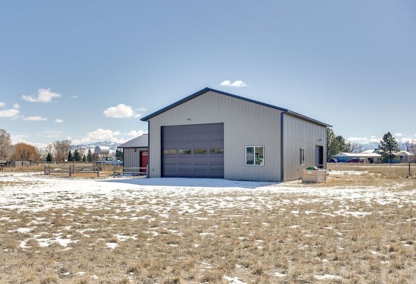 Cozy Dillon Retreat: Fireplace, Mountain Views!
