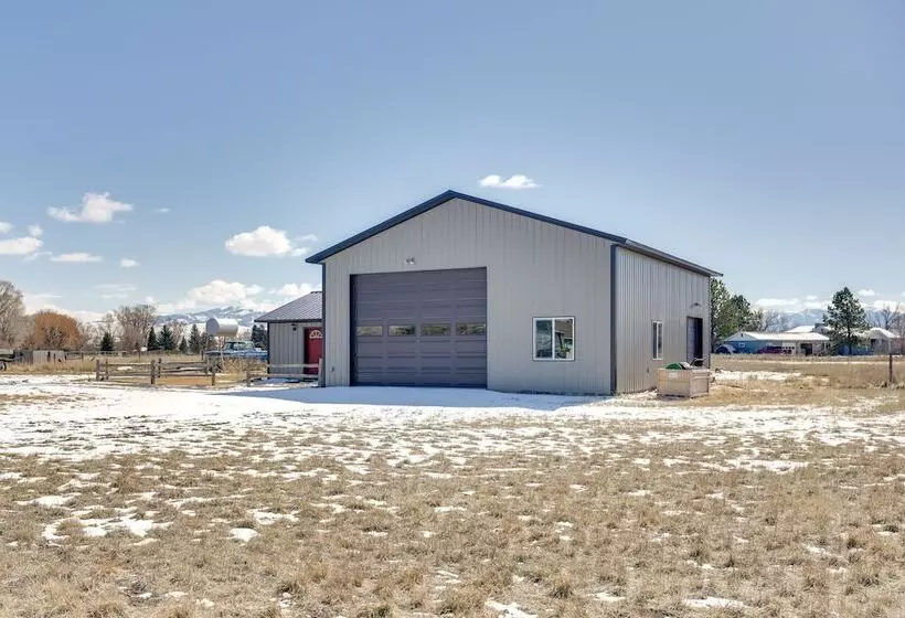 Cozy Dillon Retreat: Fireplace, Mountain Views!