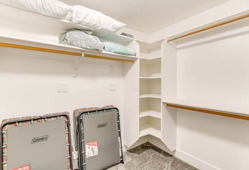 Cozy & Pet Friendly Rexburg Home W/ Fenced Yard!