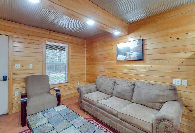 0.5 Mi To Greers Ferry Lake: Heber Springs Cabin