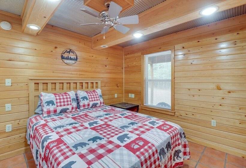 0.5 Mi To Greers Ferry Lake: Heber Springs Cabin