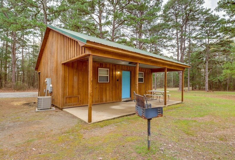 0.5 Mi To Greers Ferry Lake: Heber Springs Cabin