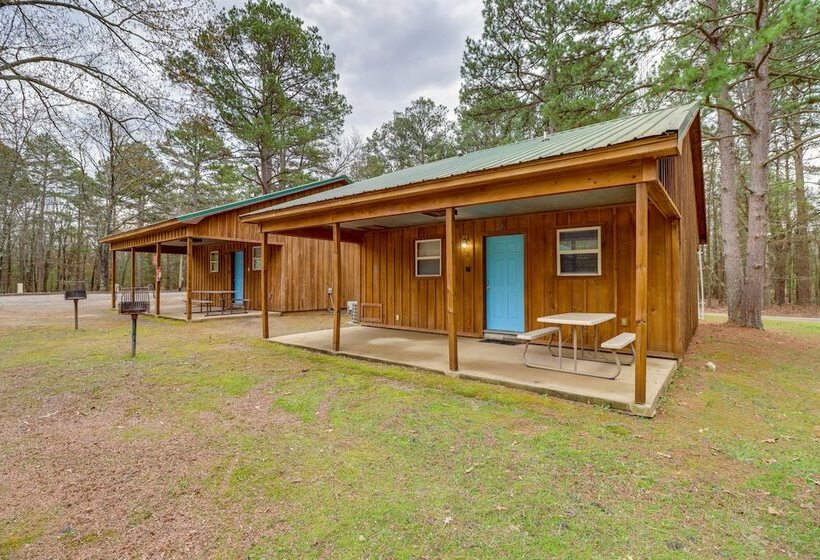 0.5 Mi To Greers Ferry Lake: Heber Springs Cabin