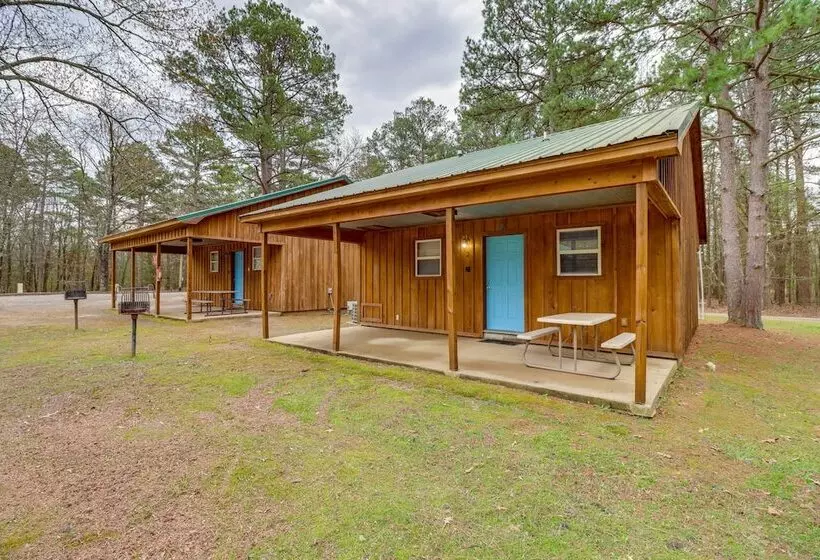 0.5 Mi To Greers Ferry Lake: Heber Springs Cabin
