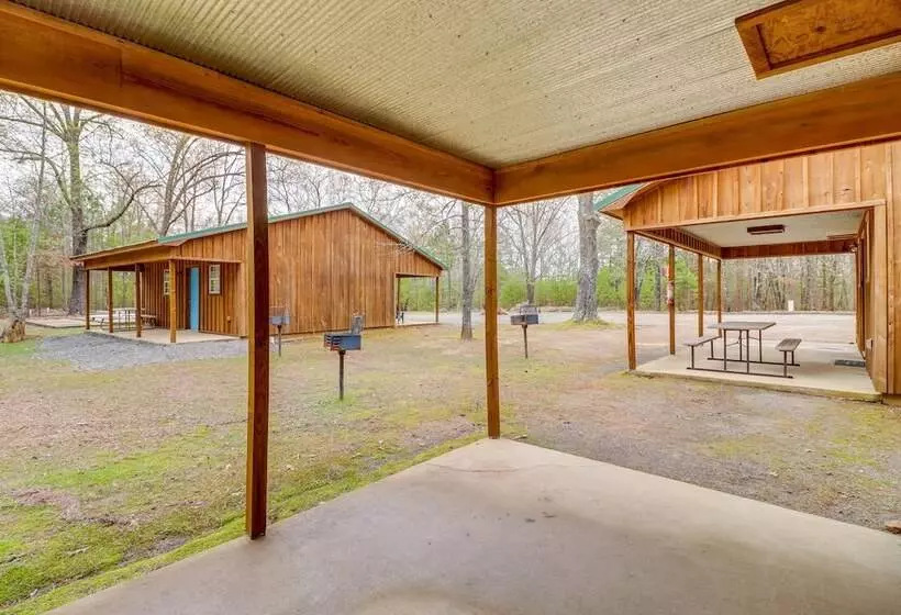 0.5 Mi To Greers Ferry Lake: Heber Springs Cabin