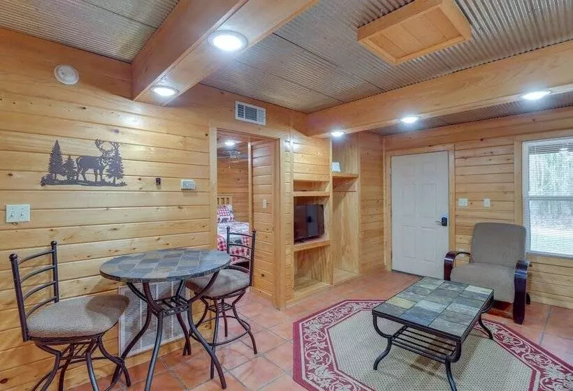 0.5 Mi To Greers Ferry Lake: Heber Springs Cabin