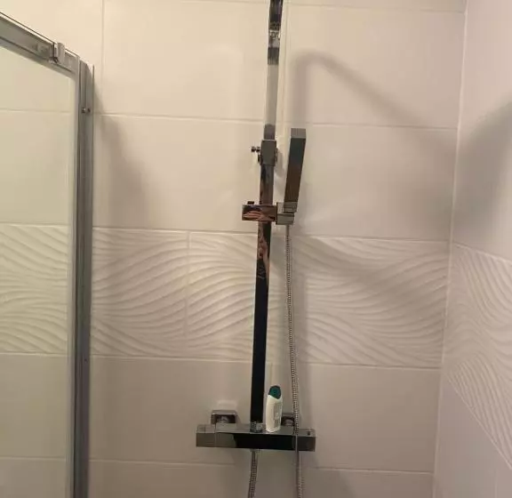 カプセルホテル Beugró Lak