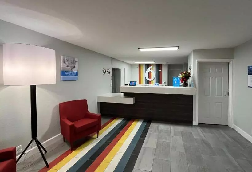 Hotelli Studio 6 Conroe, Tx