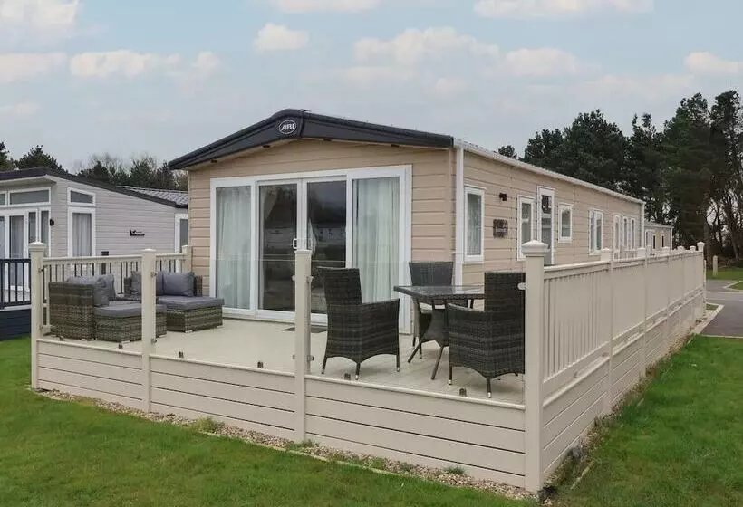 Hotelli Whispering Willows 2 Bed Lodge In Scarborough