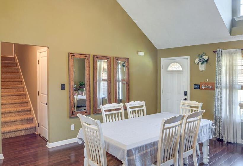 Spacious Lebanon Home W/ Pool: 6 Mi To Downtown!