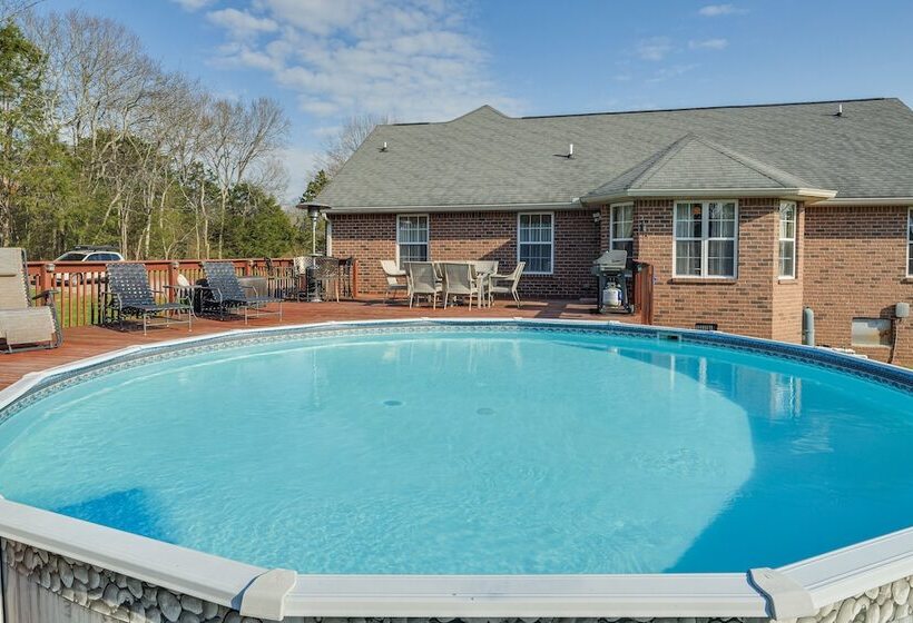 Spacious Lebanon Home W/ Pool: 6 Mi To Downtown!