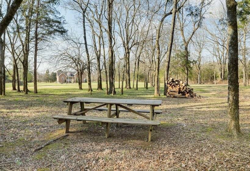 Spacious Lebanon Home W/ Pool: 6 Mi To Downtown!