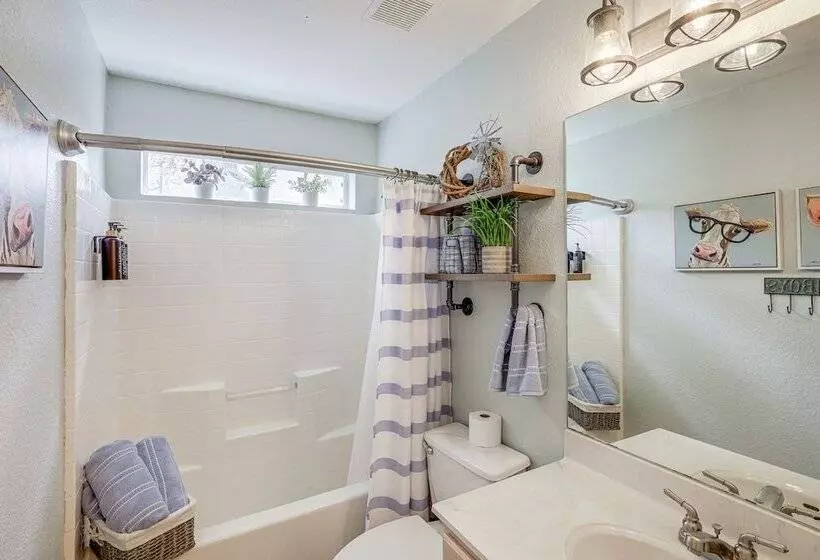5 Mi To Belton Lake: Peaceful Home W/ Hot Tub