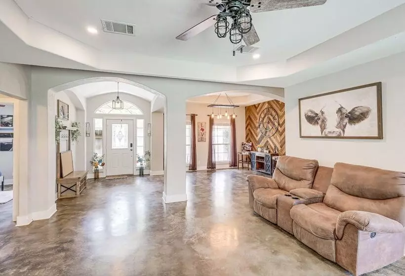 5 Mi To Belton Lake: Peaceful Home W/ Hot Tub