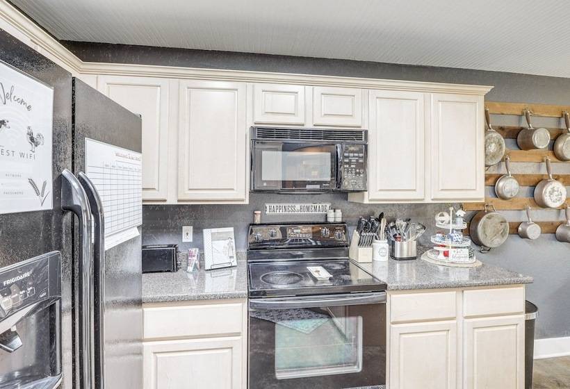 5 Mi To Belton Lake: Peaceful Home W/ Hot Tub