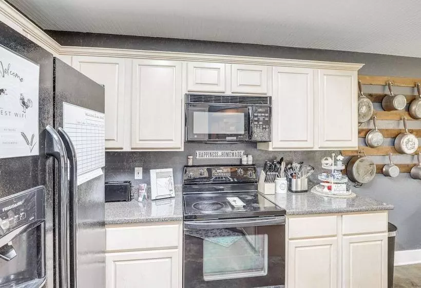 5 Mi To Belton Lake: Peaceful Home W/ Hot Tub