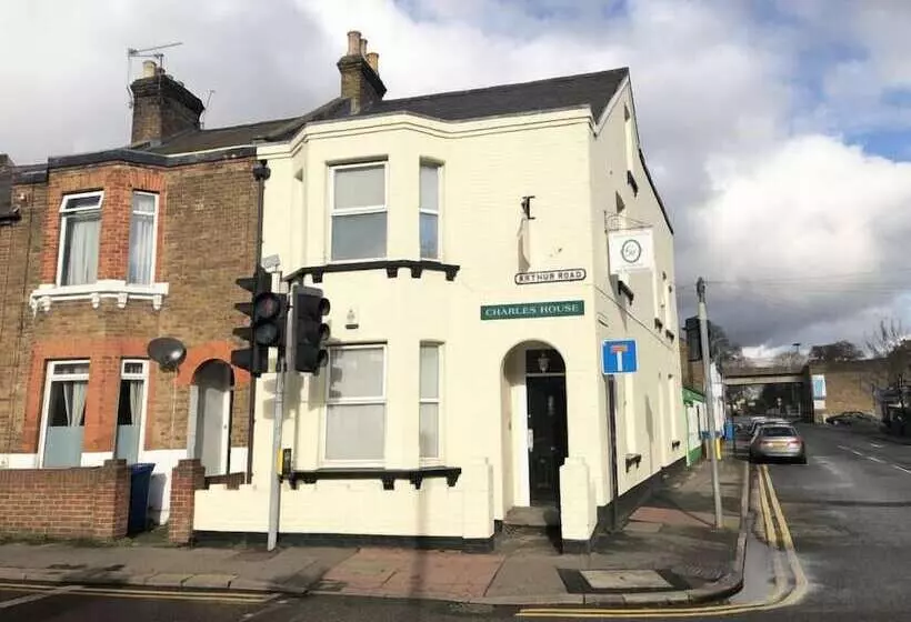 ペンション Charles House Windsor Castle 5min Walk