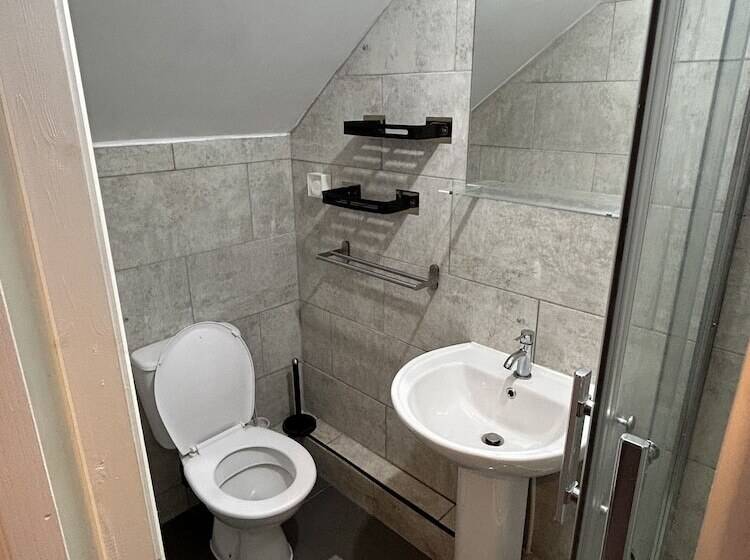 Пансион Quirky Oasis Anfield