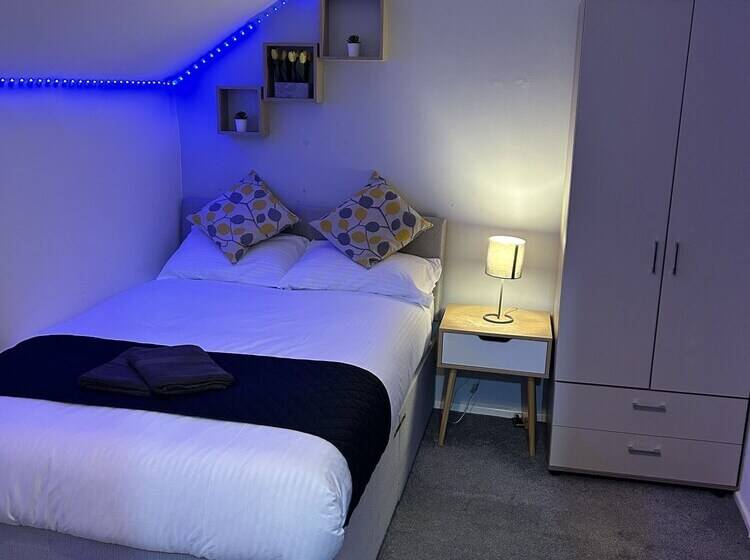 Пансион Quirky Oasis Anfield