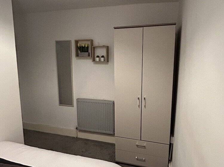 Пансион Quirky Oasis Anfield