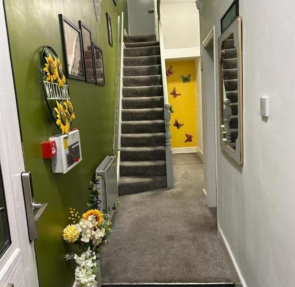 Пансион Quirky Oasis Anfield