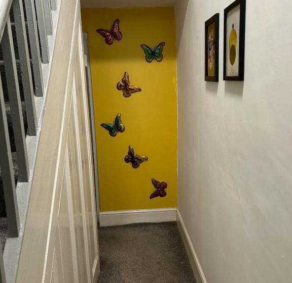 Пансион Quirky Oasis Anfield