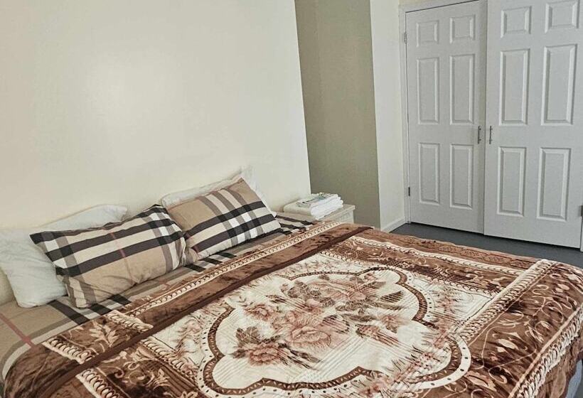 پانسیون Room E Divine Villa 5mins To Ewr