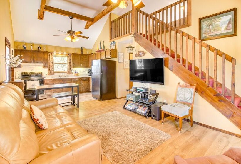Pet Friendly Byrdstown Cottage W/ Deck & Fire Pit!