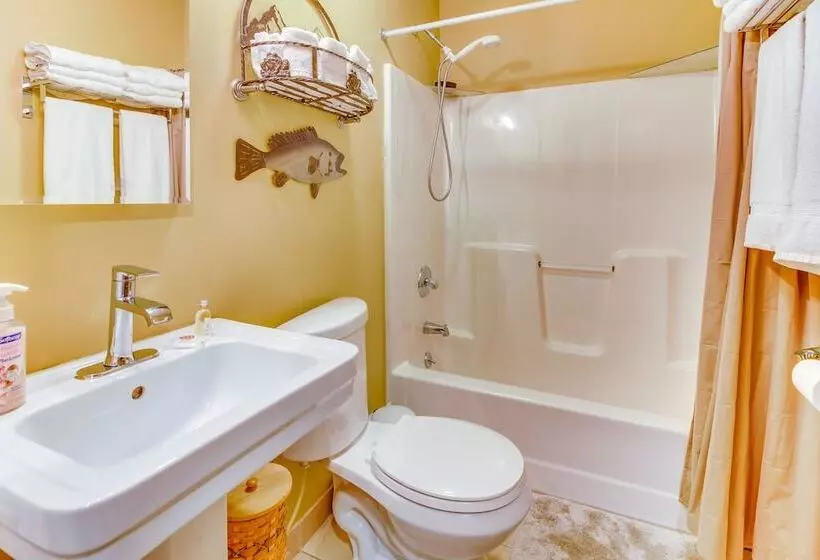 Pet Friendly Byrdstown Cottage W/ Deck & Fire Pit!