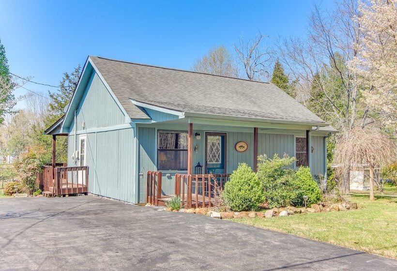 Pet Friendly Byrdstown Cottage W/ Deck & Fire Pit!