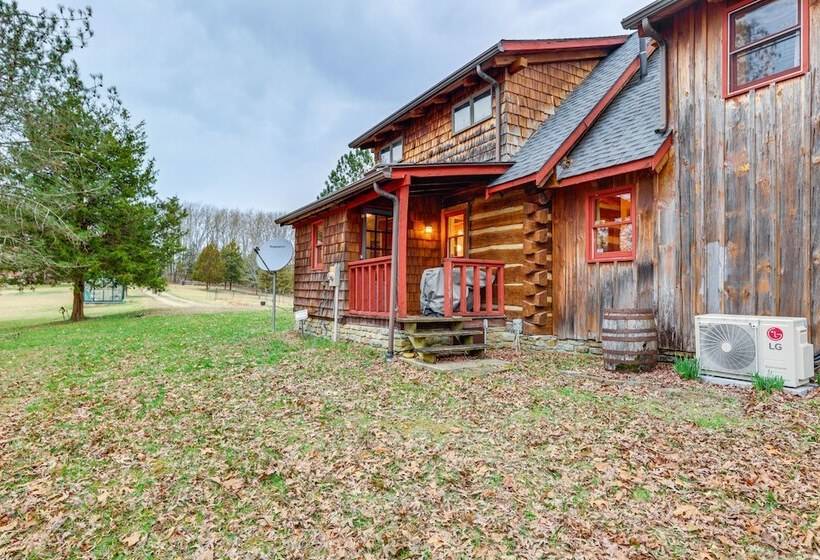 Pet Friendly Ohio Cabin W/ Deck, Grill & Fire Pit!