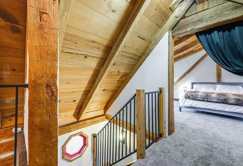 Pet Friendly Ohio Cabin W/ Deck, Grill & Fire Pit!