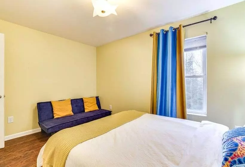 Pet Friendly Tobyhanna Escape Near Hiking & Skiing