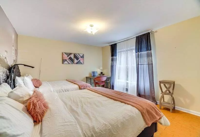 Pet Friendly Tobyhanna Escape Near Hiking & Skiing