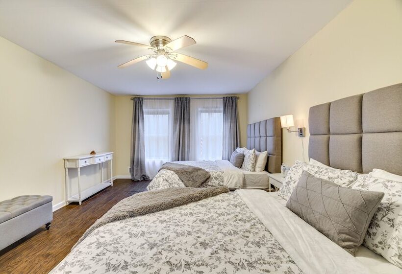 Pet Friendly Tobyhanna Escape Near Hiking & Skiing