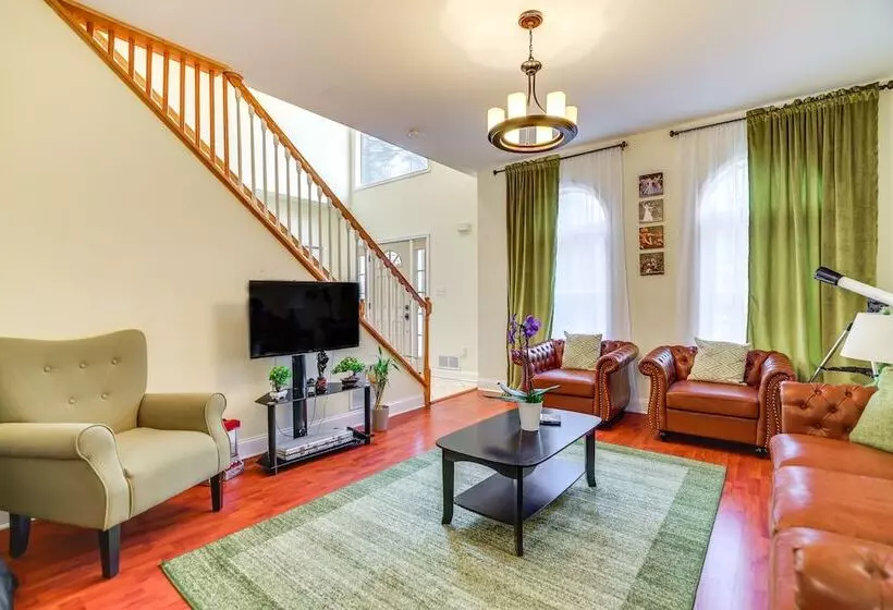 Pet Friendly Tobyhanna Escape Near Hiking & Skiing