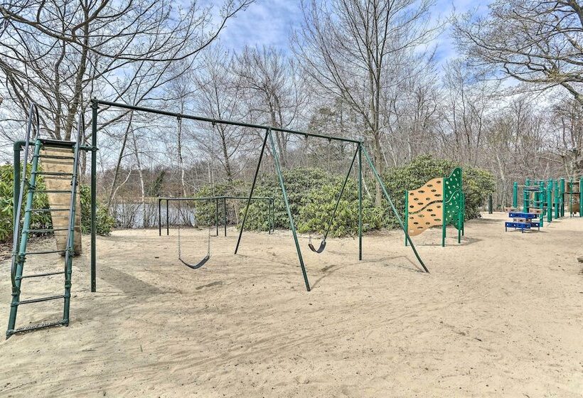 Pet Friendly Tobyhanna Escape Near Hiking & Skiing