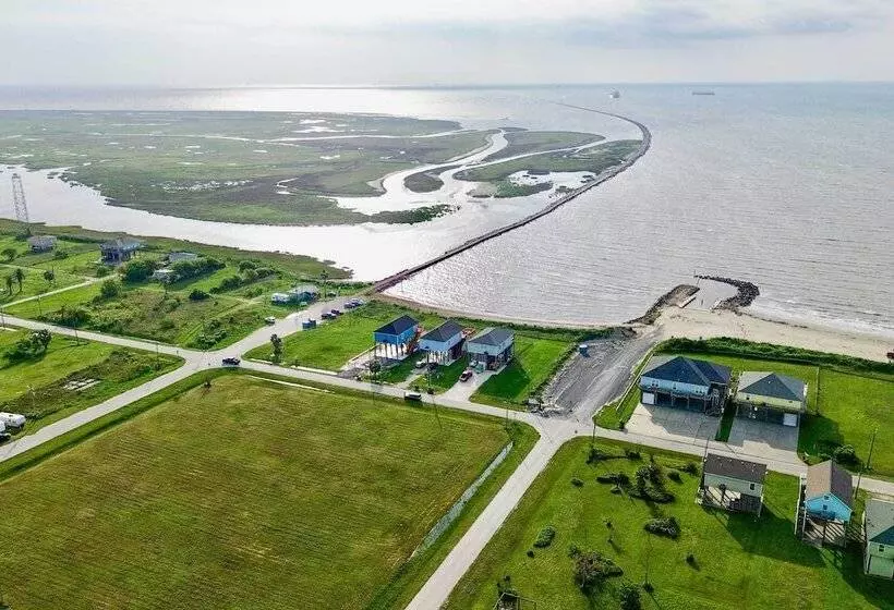 Port Bolivar Beach House W/ Oceanfront Views!