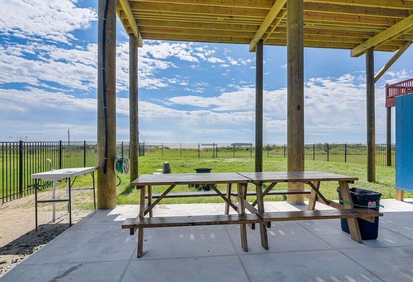 Port Bolivar Beach House W/ Oceanfront Views!