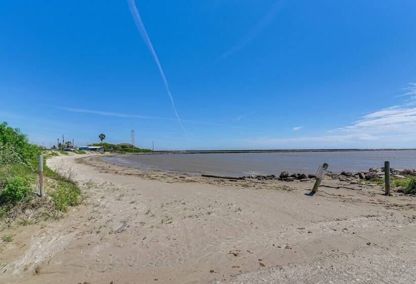 Port Bolivar Beach House W/ Oceanfront Views!
