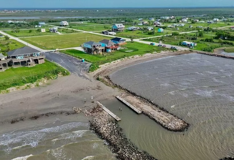 Port Bolivar Beach House W/ Oceanfront Views!