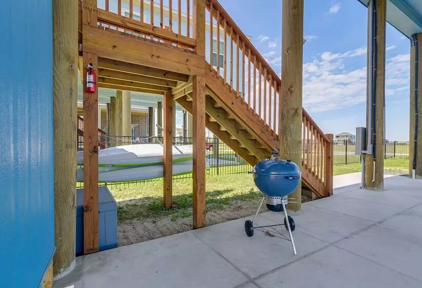 Port Bolivar Beach House W/ Oceanfront Views!
